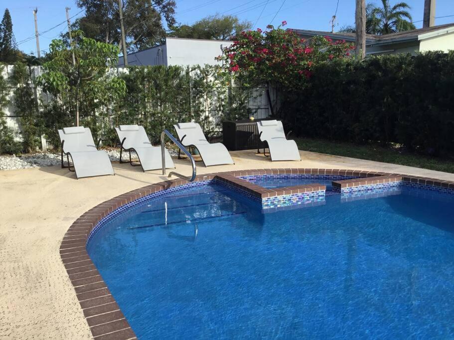 Home With A Pool Close To Beach And Fll Airport Pool Heated October- March Fort Lauderdale Kültér fotó