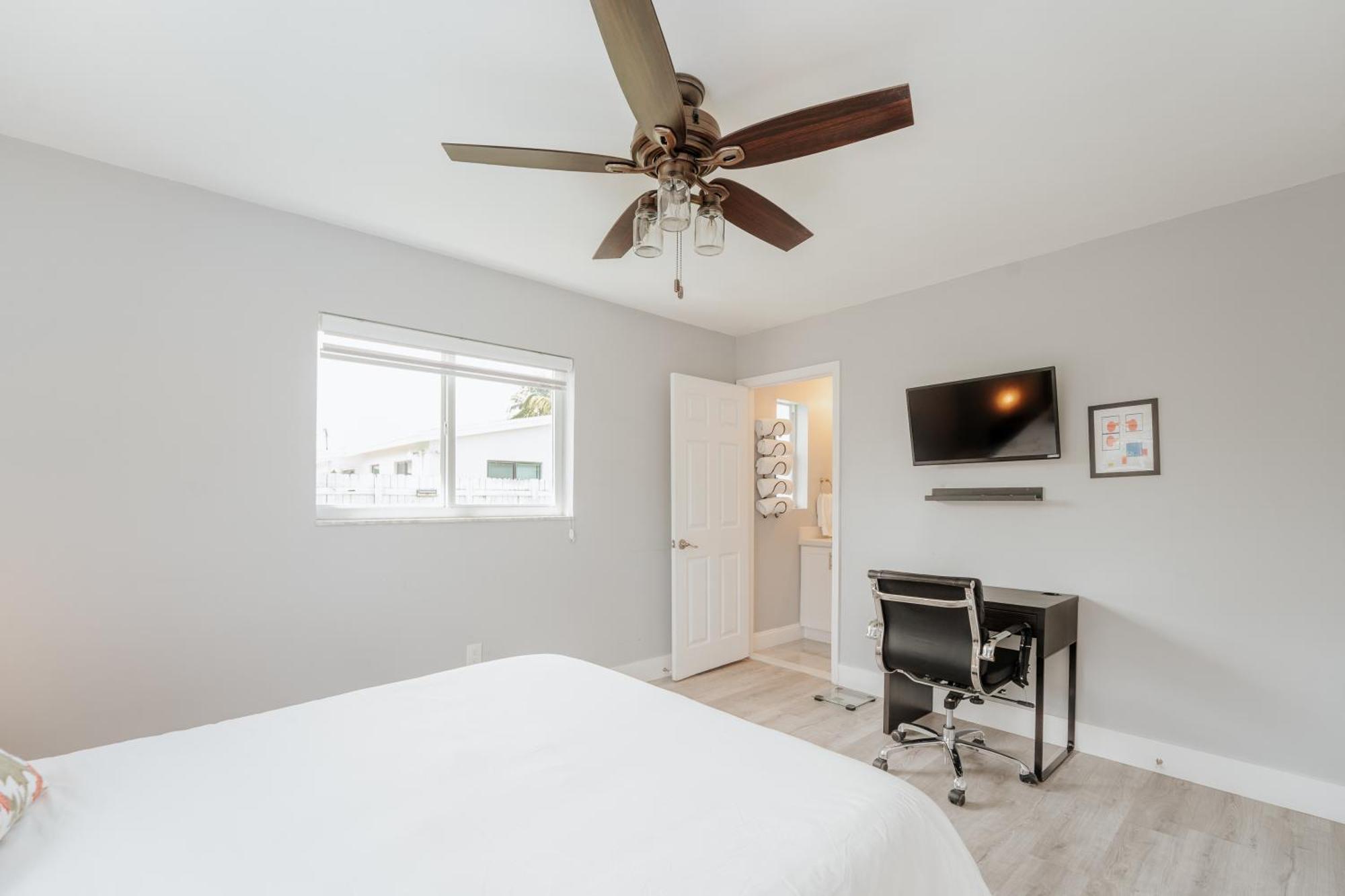 Home With A Pool Close To Beach And Fll Airport Pool Heated October- March Fort Lauderdale Kültér fotó